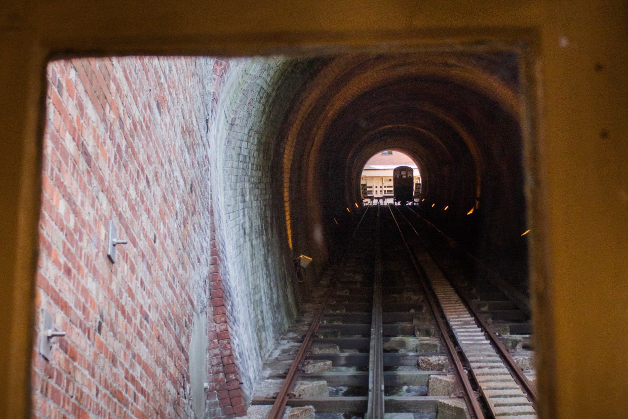 Funicular tunnel