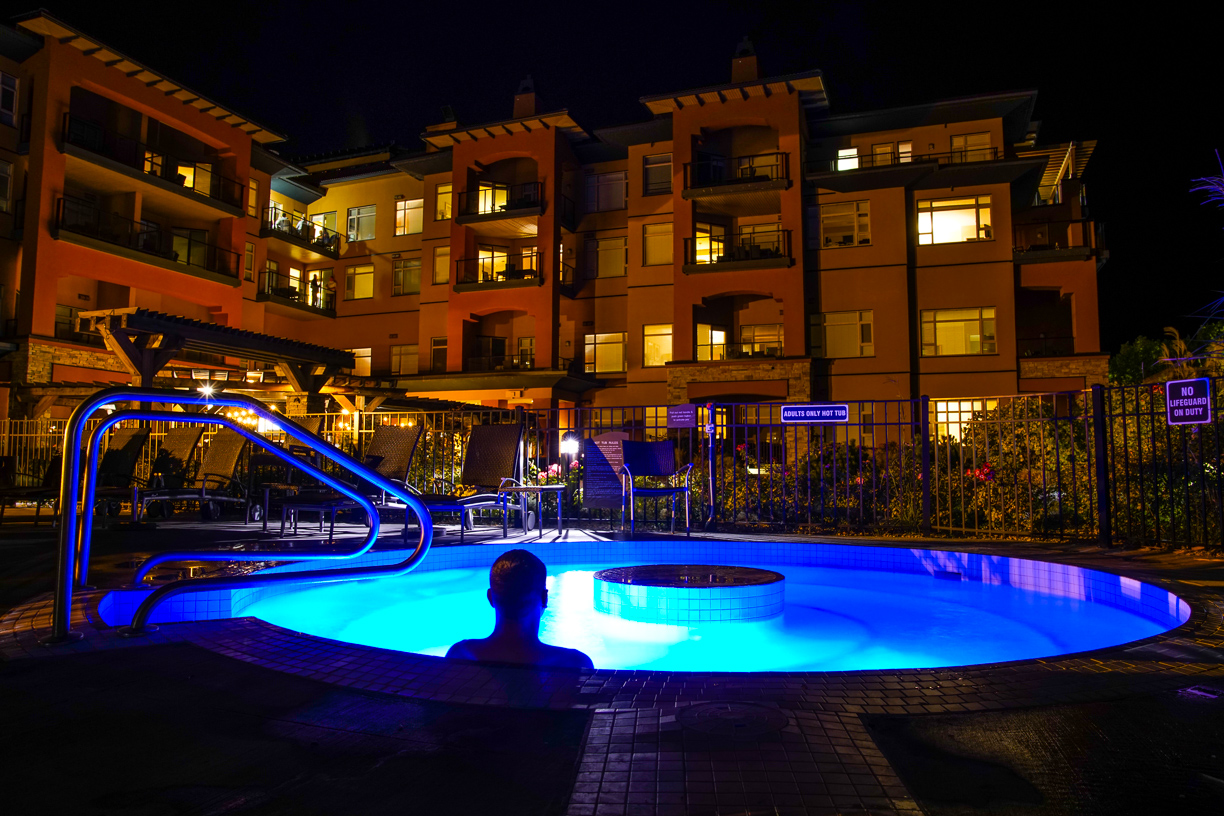 Hot tub at the Watermark Beach Resort Osoyoos