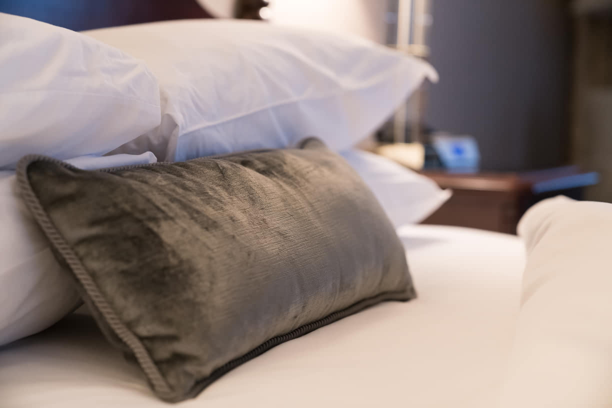 Bed in Magnolia Hotel & Spa, Victoria