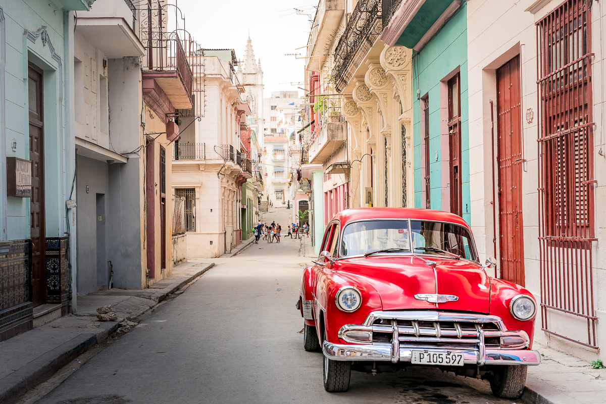 Havana vintage car street photography