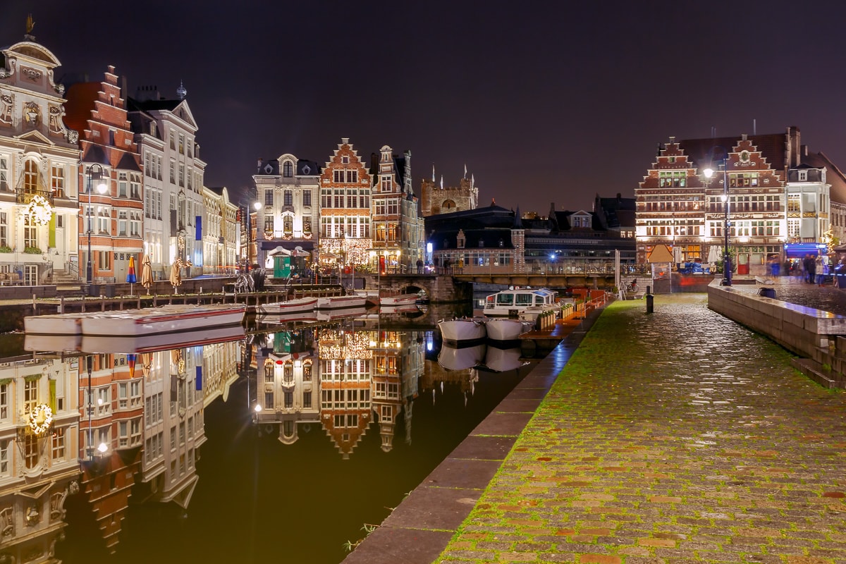 Gent at night