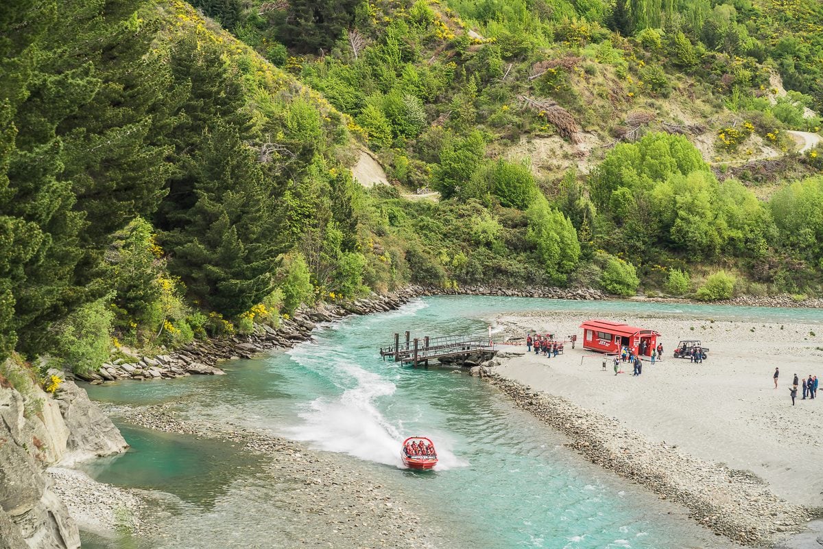 Shotover jetb oat Queenstown